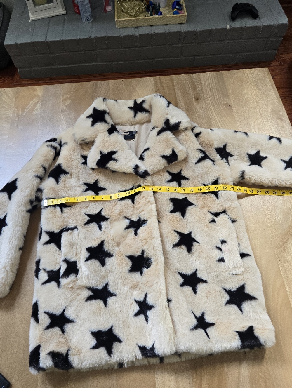 NWOT Cliché Faux Fur Star Print Statement Coat - Cream & Black - Picture 6 of 11